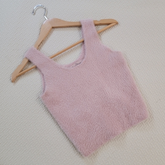 Love Tree Pink Fuzzy Sleeveless Top Size Small - Picture 5 of 12